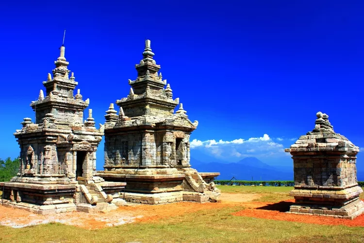 Wisata Spiritual dan Budaya ke Candi Gedong Songo: Arsitektur Hindu di Ketinggian Ungaran