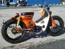 Motor Custom Berbasis Motor Tua yang Direstorasi